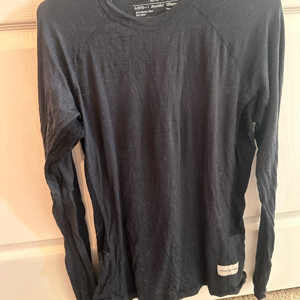 Artilect Men's Black Long-Sleeve Base Layer Top - merino wool